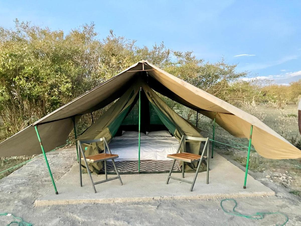 Отель Kambu Mara Camp Sekenani Экстерьер фото