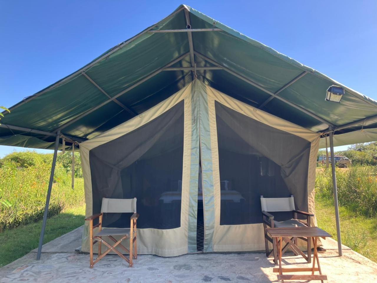 Отель Kambu Mara Camp Sekenani Экстерьер фото