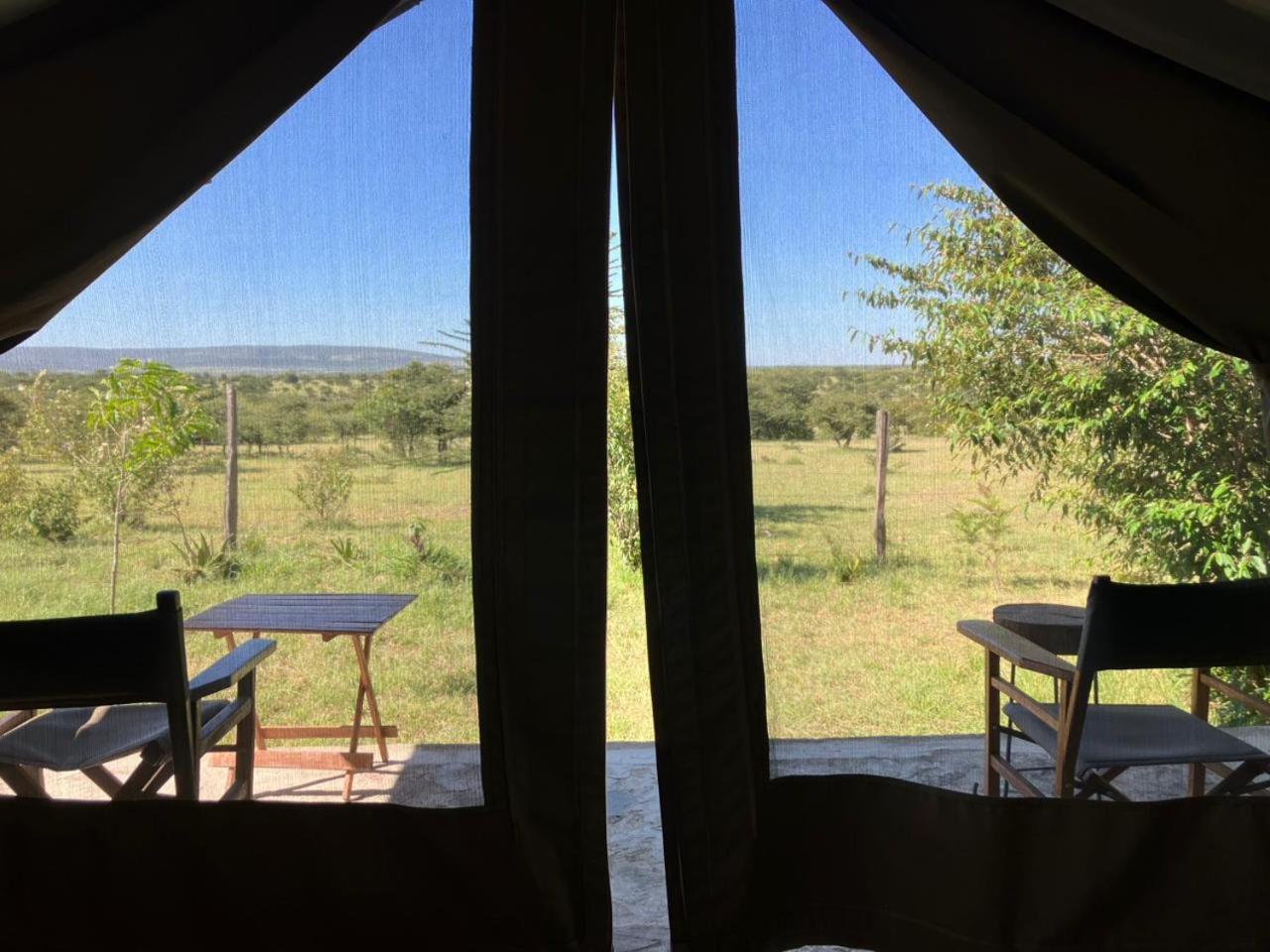 Отель Kambu Mara Camp Sekenani Экстерьер фото